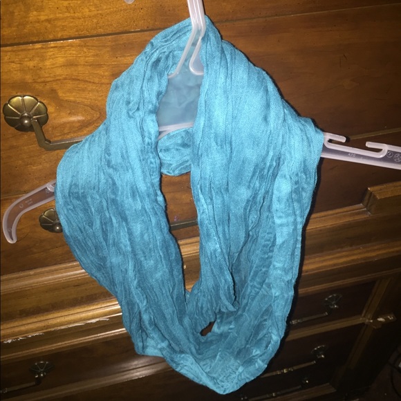 2 infinity scarfs🧣 - Picture 3 of 6